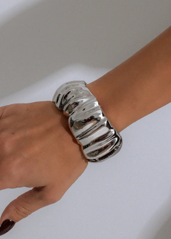 Flash Deals On Fine Jewelry – Shop Before It's Gone Chrome Wave Bracelet Silver