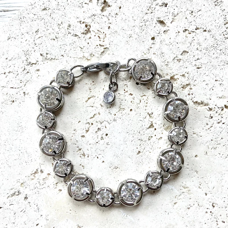 Affordable Glamour – Must-Have Jewelry At Special Rates Crystal bracelet chunky boutique salon jewelry statement: Silver Affordable Glamour – Must-Have Jewelry At Special Rates Crystal bracelet chunky boutique salon jewelry statement: Silver
