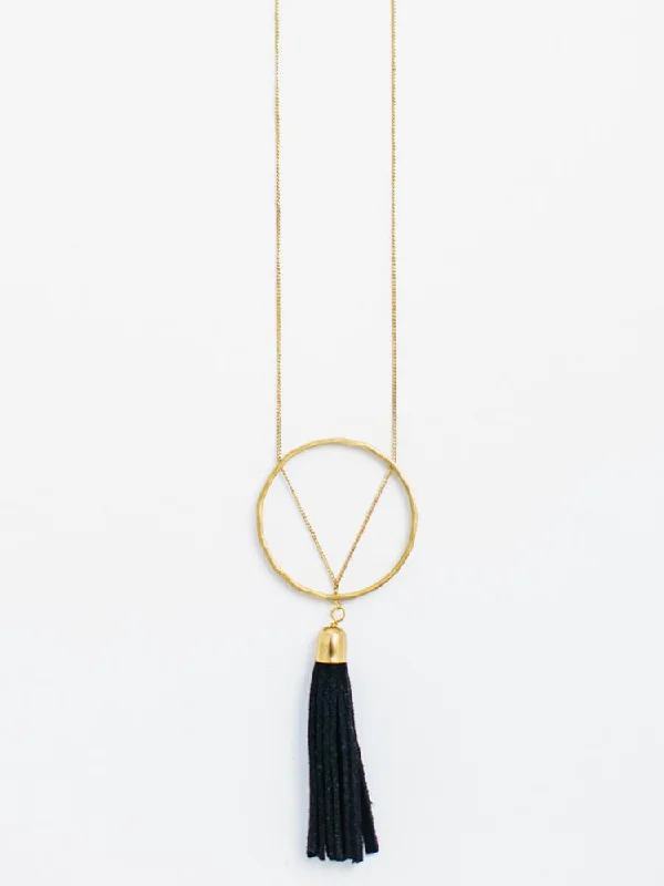 Elegant Jewelry, Exclusive Prices – Shop Now Ellaria Tassel Necklace - Black