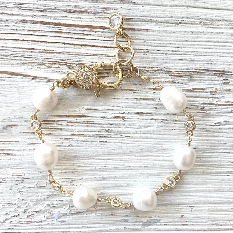 The Jewelry Sale You've Been Waiting For Is Here Fresh water pearl bracelet boutique salon jewelry beach sea: White pearl gold chain The Jewelry Sale You've Been Waiting For Is Here Fresh water pearl bracelet boutique salon jewelry beach sea: White pearl gold chain