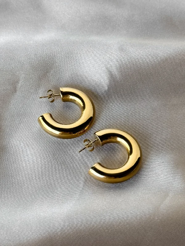 Luxury Jewelry Without The Luxury Price Tag Gold Hoop Earrings
