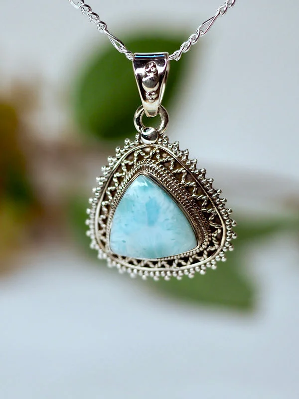 Dainty Floral Jewelry For Feminine Elegance Larimar Edelsteen Hanger 925 zilver