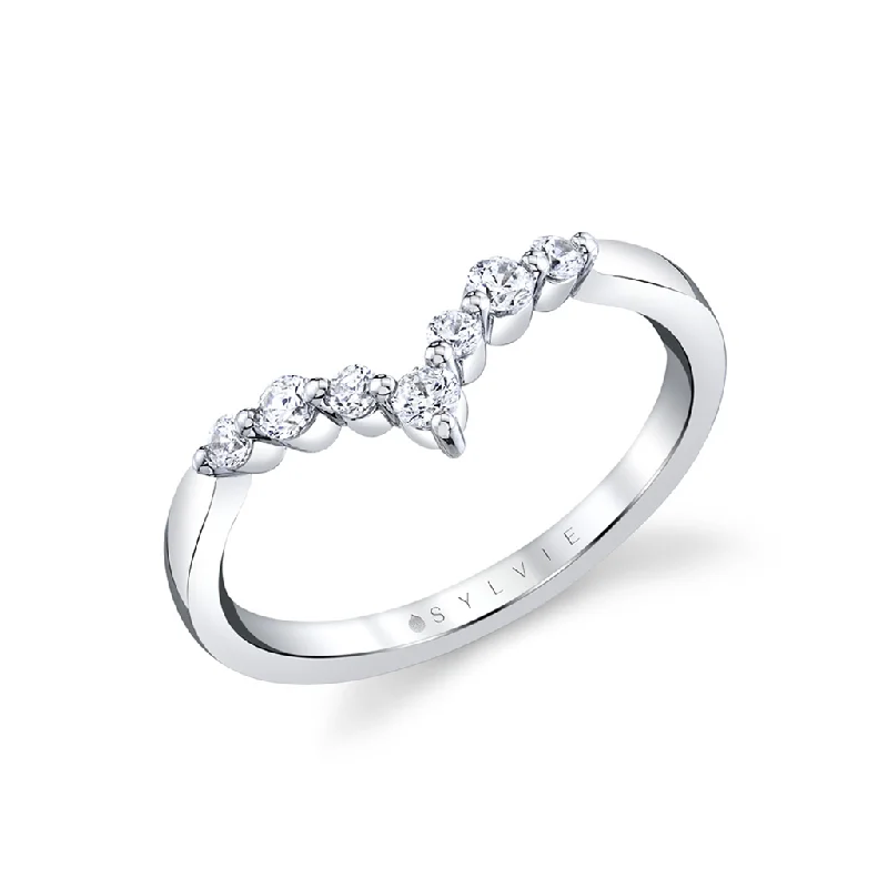 Glamorous Jewelry, Glamorous Deals – Shop Now 14K White Gold Chevron Diamond Band