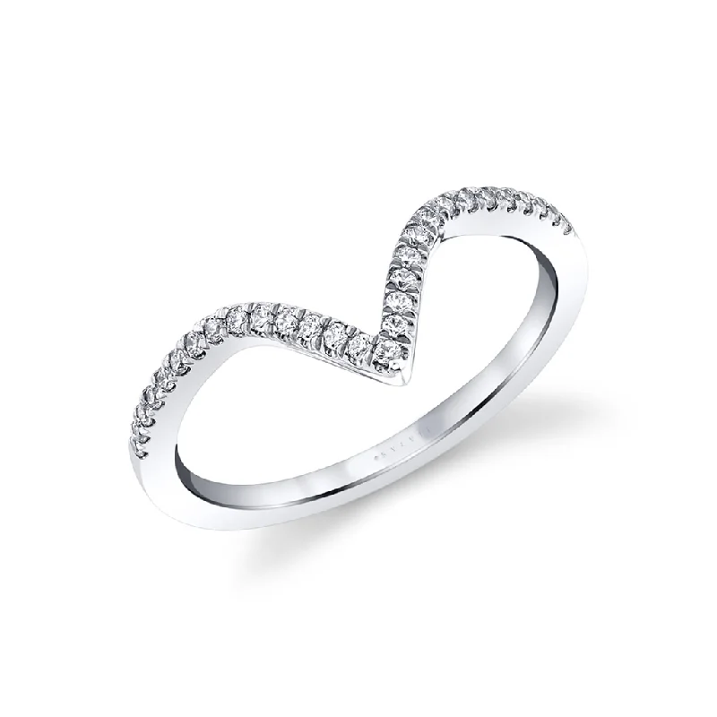 Timeless Elegance, Temporary Discounts – Act Fast 14K White Gold Chevron Diamond Band