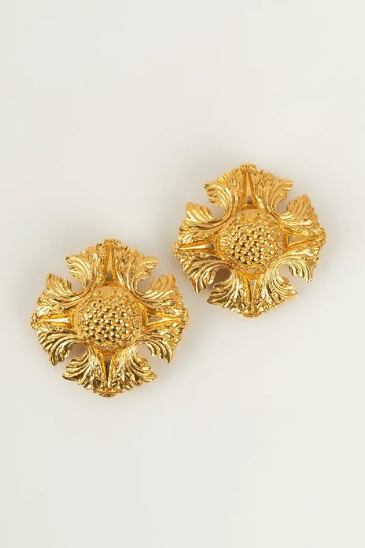 Boucles d'oreilles dorées Chanel