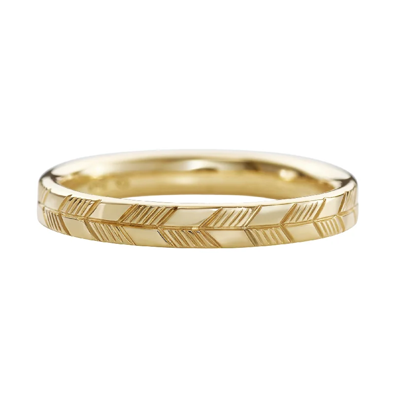 Waterproof Stainless Steel Jewelry For Lasting Beauty Golden Wedding Band with an Abstract Feather Engraving Waterproof Stainless Steel Jewelry For Lasting Beauty Golden Wedding Band with an Abstract Feather Engraving