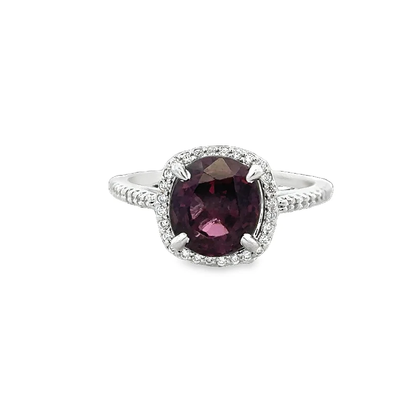 Elegant Jewelry At Unbeatable Offers – Shop Before It's Gone Red Spinel and Diamond Ring in White Gold Elegant Jewelry At Unbeatable Offers – Shop Before It's Gone Red Spinel and Diamond Ring in White Gold