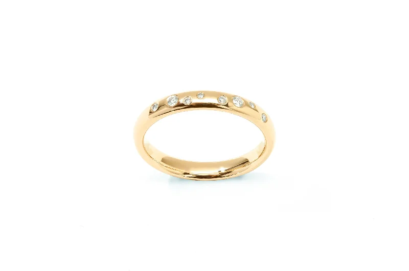 Handcrafted Beauty At Affordable Prices Amore Stardust 18K Gold Ring w. Diamonds