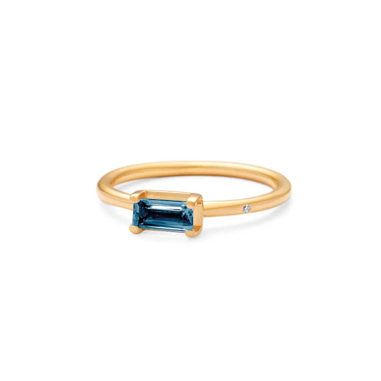 Unmissable Jewelry Discounts – Elevate Your Look For Less Nord London 18K Gold Ring w. Blue Topaz