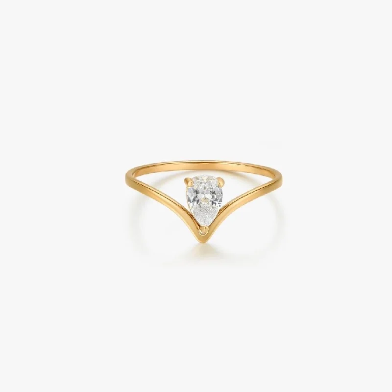 Unmissable Jewelry Clearance – Final Reductions Tear Drop Gem Ring in Gold