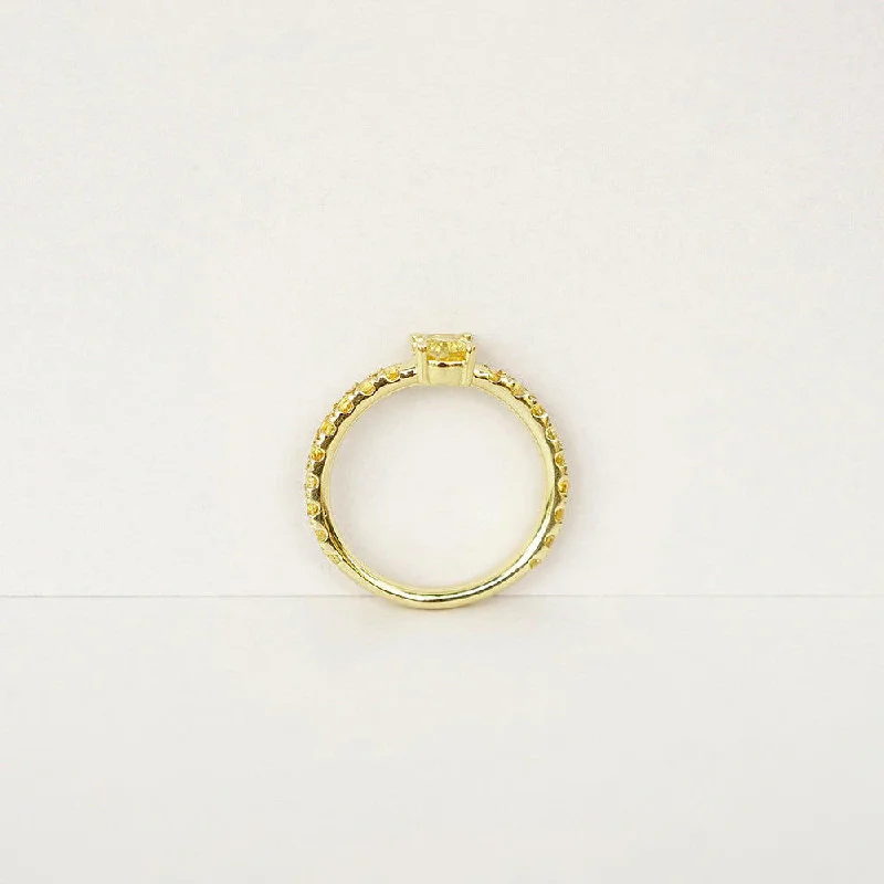 High-End Jewelry, Now More Affordable Than Ever Candy Sweet Yellow 18K Gold Ring w. Sapphires High-End Jewelry, Now More Affordable Than Ever Candy Sweet Yellow 18K Gold Ring w. Sapphires