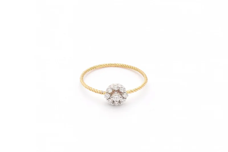 Rosette 18K Gold Ring w. Diamond