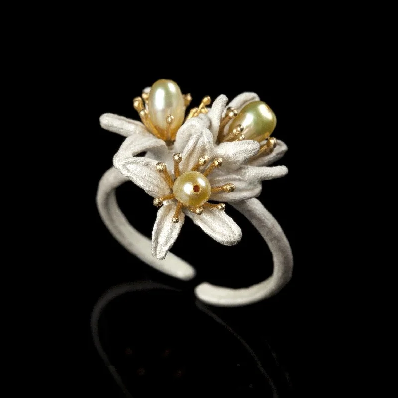 Trendy And Classic Jewelry Now At Reduced Prices Orange Blossom Ring - Triple Flower Trendy And Classic Jewelry Now At Reduced Prices Orange Blossom Ring - Triple Flower