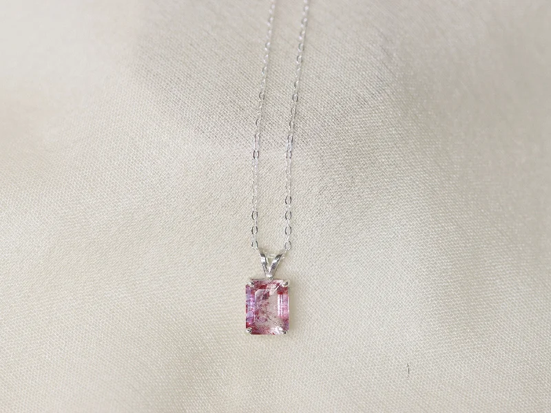 Your Perfect Accessory Now At The Best Price Strawberry Quartz Necklace