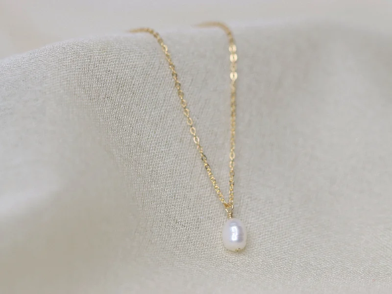 High-Quality Jewelry At A Fraction Of The Cost Delicate Pearl Necklace