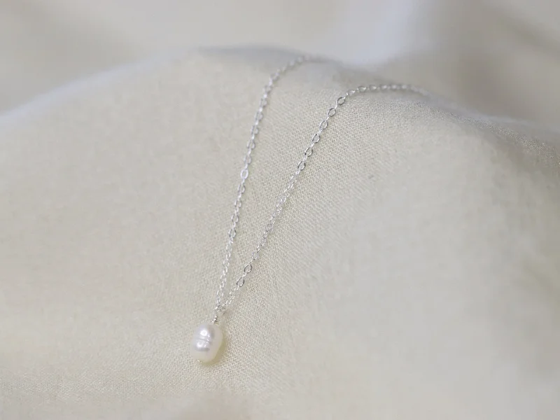 Flash Jewelry Sale – Get Stunning Pieces At Low Prices Delicate Pearl Necklace