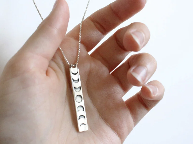 Timeless Beauty, Unbeatable Deals – Jewelry Sale On Moon Phase Necklace