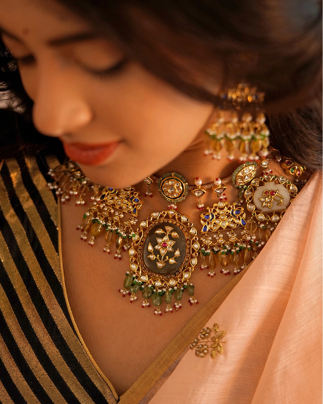 Your Perfect Accessory Now At The Best Price Gulzar Necklace