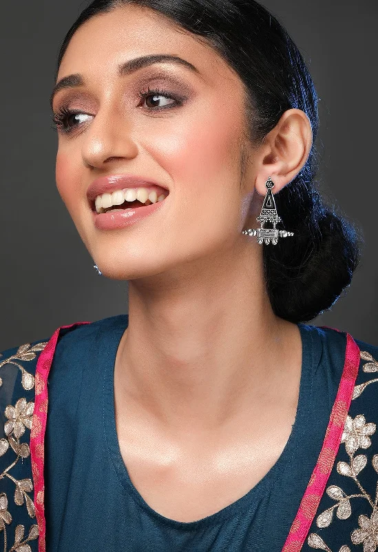 Exclusive Jewelry Sale – Grab Timeless Pieces Now Rubans Silver-Plated Black Enamel Handpainted Triangular Drop Earrings Exclusive Jewelry Sale – Grab Timeless Pieces Now Rubans Silver-Plated Black Enamel Handpainted Triangular Drop Earrings