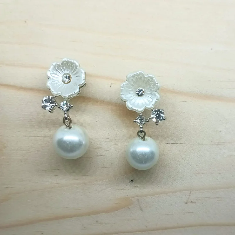 Sparkle For Less – Shop Our Limited-Time Jewelry Deals Savvy Jewellery Silver Plated Stud Earrings Sparkle For Less – Shop Our Limited-Time Jewelry Deals Savvy Jewellery Silver Plated Stud Earrings
