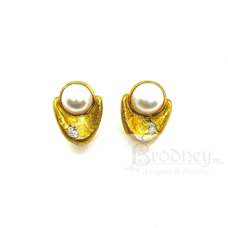 Exclusive Gemstone Jewelry At Special Prices SeidenGang 18 Kt Gold Platinum Mabe Pearl and Diamond Earrings