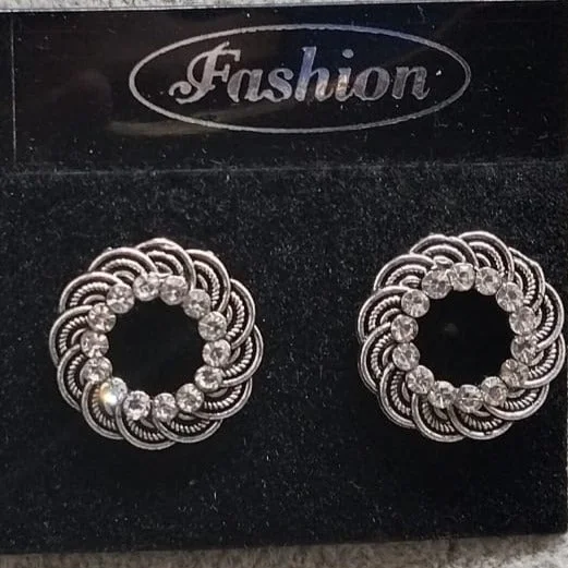 Elegant Jewelry At Unbeatable Prices – Shop Today Tahura Oxidised Plated Stud Earrings Elegant Jewelry At Unbeatable Prices – Shop Today Tahura Oxidised Plated Stud Earrings