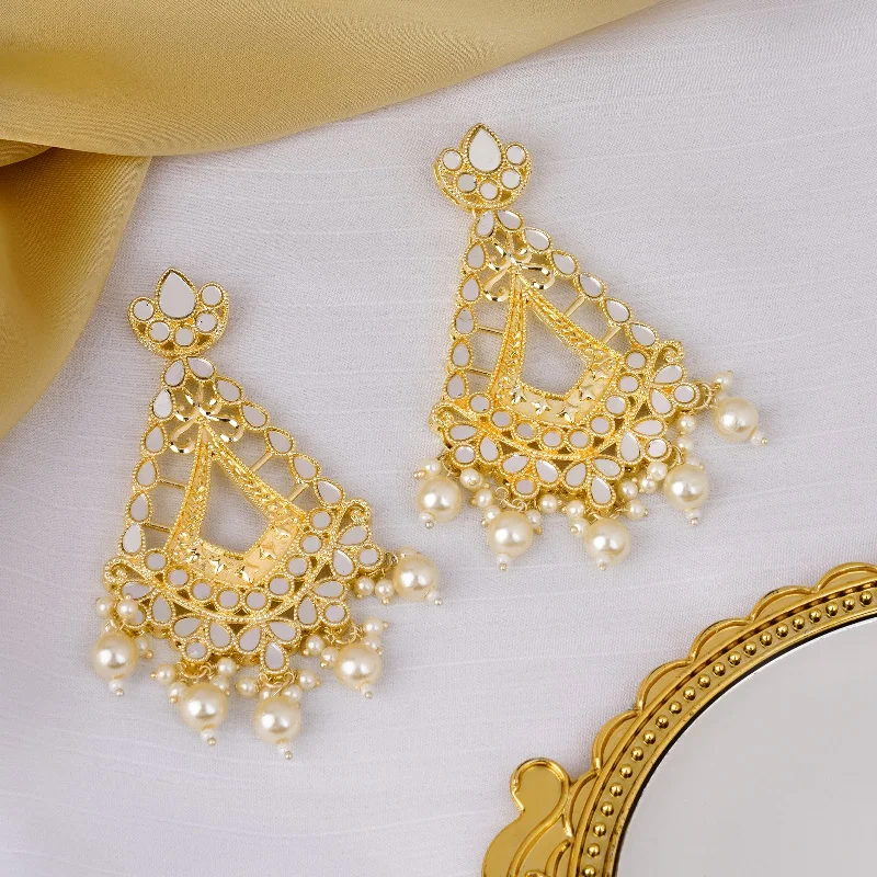Fashion-Forward Geometric Jewelry For Contemporary Style Teejh Chaitali Gold Earring Fashion-Forward Geometric Jewelry For Contemporary Style Teejh Chaitali Gold Earring