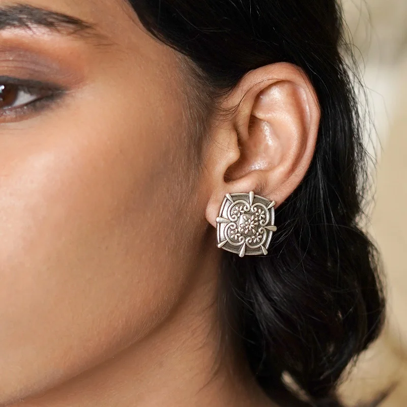 Exclusive Savings On Timeless Jewelry Pieces Teejh Nysha Silver Oxidised Earrings