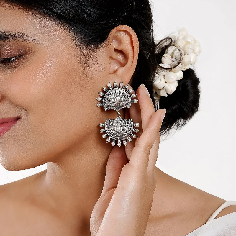 Chic And Stylish Jewelry At Exclusive Prices Teejh Reema Silver Oxidised Pearl Earrings Chic And Stylish Jewelry At Exclusive Prices Teejh Reema Silver Oxidised Pearl Earrings