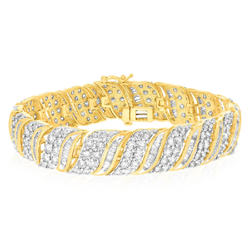 Big Discounts On Elegant Jewelry Collections 9ct Yellow Gold 10.6 Carat Diamond  18.5cm Bracelet with Brilliants and Baguettes