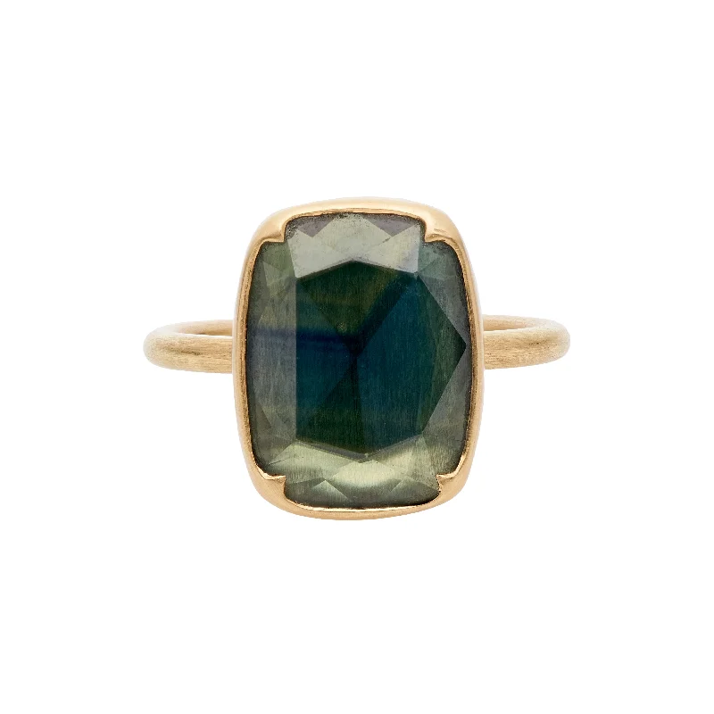 Save On Luxury Jewelry Pieces – Limited-Time Offers Gabriella Kiss 18k Rectangular Green Lozenge Sapphire Ring- 4.55 ct Save On Luxury Jewelry Pieces – Limited-Time Offers Gabriella Kiss 18k Rectangular Green Lozenge Sapphire Ring- 4.55 ct