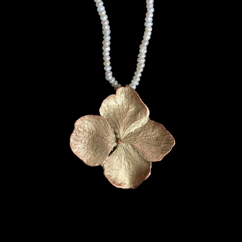 Affordable Glamour – Must-Have Jewelry At Special Rates Hydrangea Pendant - Single Petal