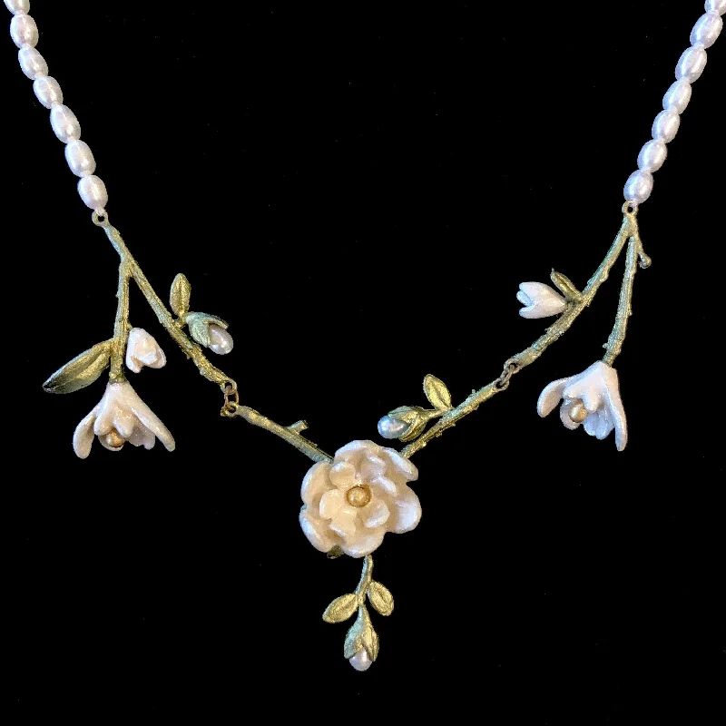 Get Your Favorite Jewelry At The Best Price Magnolia Necklace - Flower Pearls