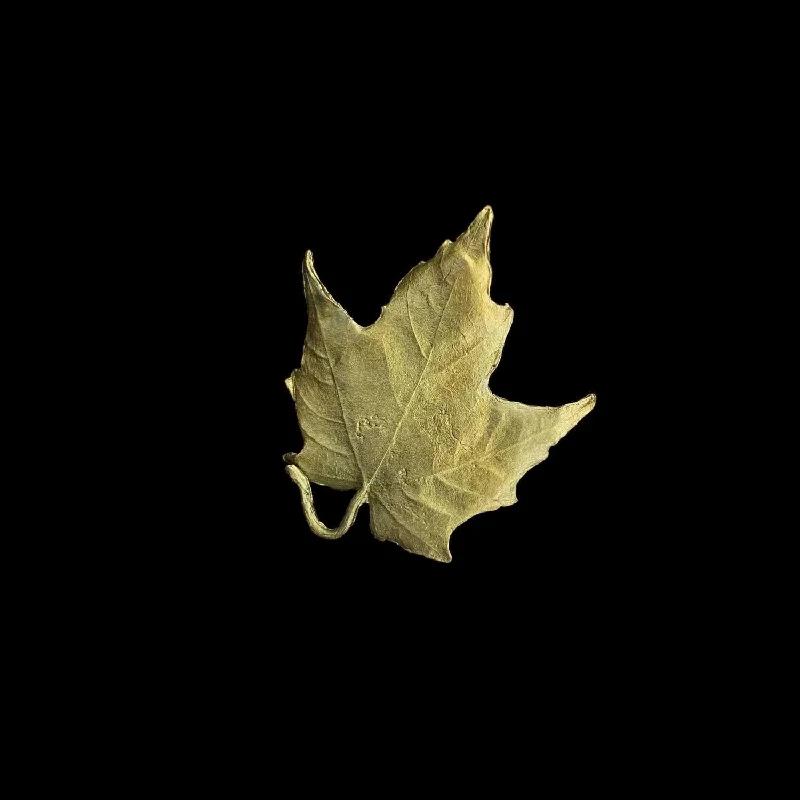 Elegant Jewelry Styles At Budget-Friendly Prices Maple Leaf Lapel Pin