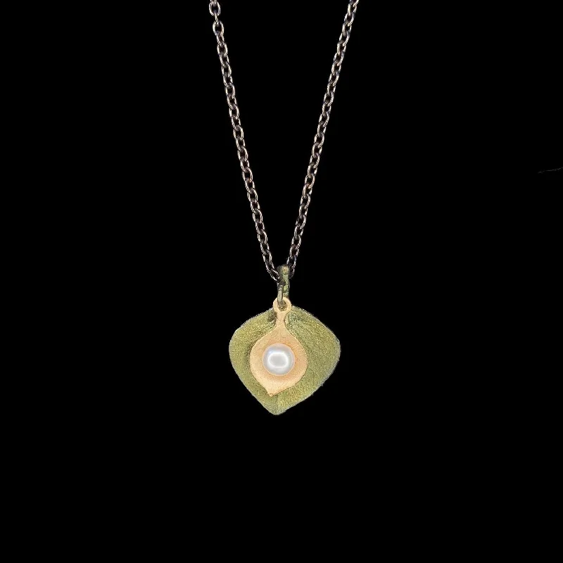 Seasonal Jewelry Sale – Upgrade Your Style Today Round Leaf Eucalyptus Pendant - Dainty