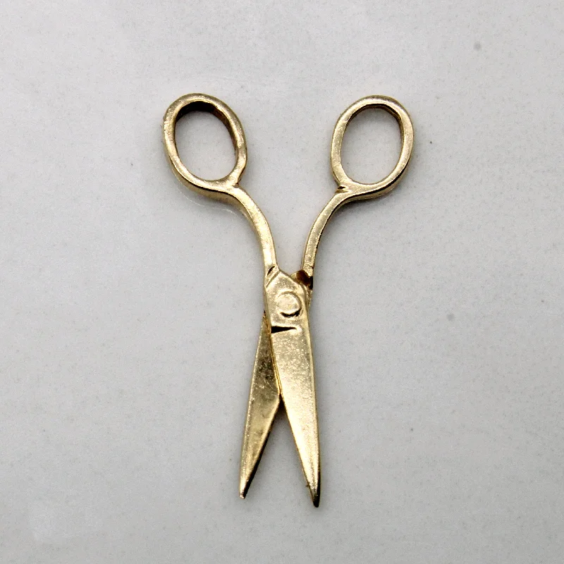 Save On Luxury Jewelry Pieces – Limited-Time Offers Yellow Gold Scissor Charm |